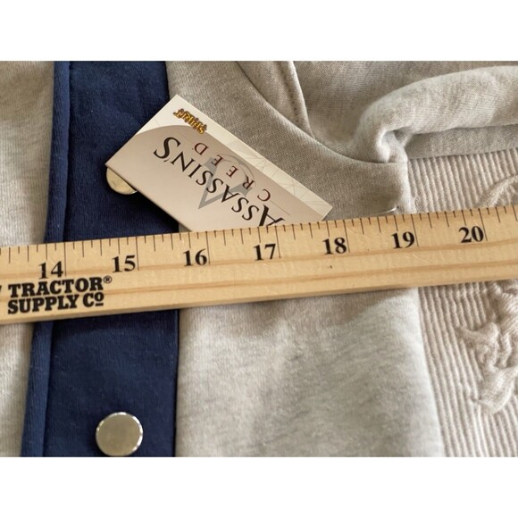 Spirit Halloween Assasins Creed Hooded Jacket Cosplay Gray Teen Large 12-14 NWT - Picture 6 of 16